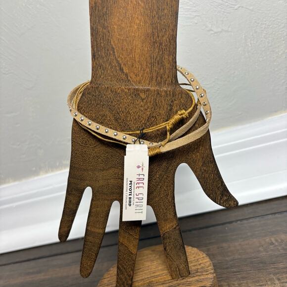 NWT Free Spirit Peyote Bird Suede Wrap Bracelet Anklet Metal Studded Adjustable - Picture 3 of 8